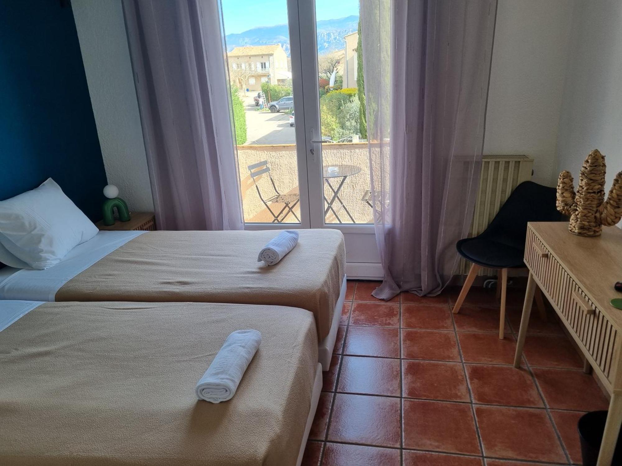 Des Salles 2* Les Salles-sur-Verdon