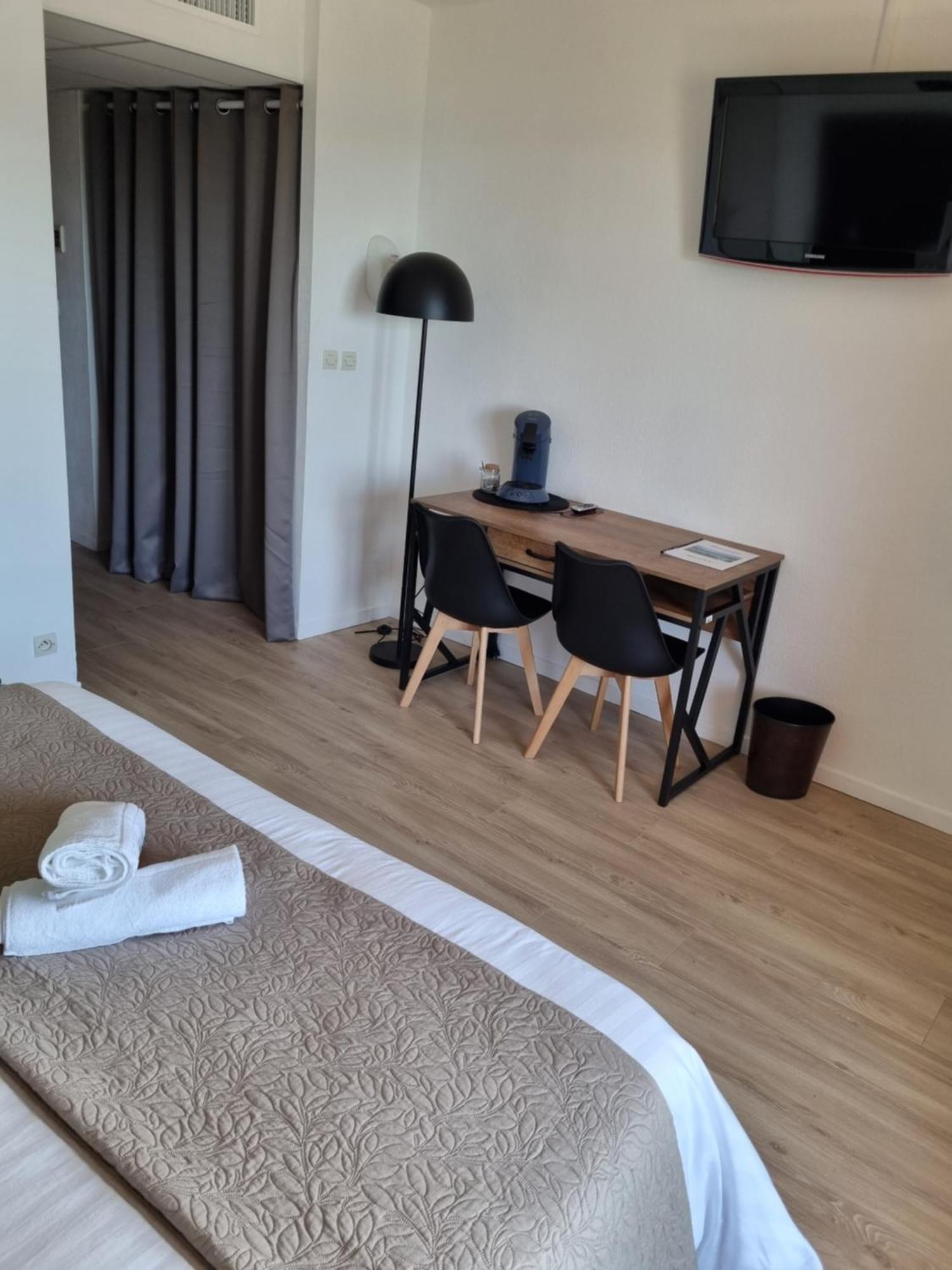 Des Salles Hotel 2*